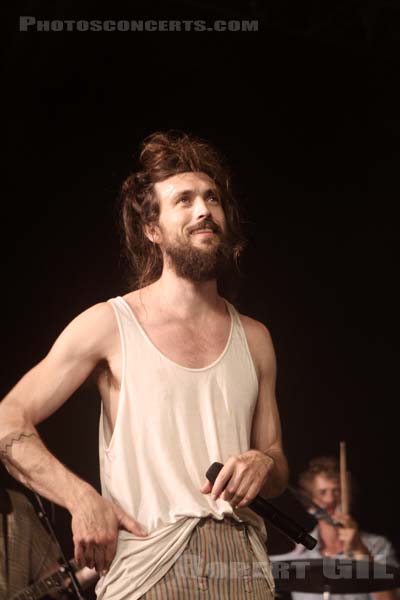 EDWARD SHARPE AND THE MAGNETIC ZEROS - 2013-07-08 - PARIS - Le Trianon - 